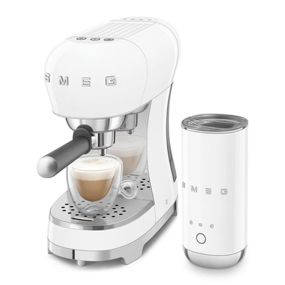 Pack Cafetera Smeg ECF12WHEU + Espumador MFF02 Blanco